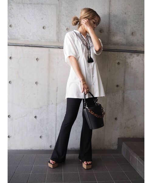 EVRIS（エヴリス）の「コルクスクエアトゥサンダル（サンダル・レディース・ブラック/アイボリー/その他1・SMALL/MEDIUM/LARGE）」の13枚目の写真