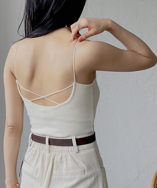 LIAN（リアン）の「バッククロスカップインキャミソール（キャミソール・レディース・オフホワイト/ブラック/ブラウン/グリーン・FREE）」の2枚目の写真