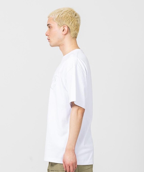 XLARGE（エクストララージ）の「EMBROIDERY COLLEGE LOGO S/S TEE/刺繍　カレッジ　ロゴ　半袖　Tシャツ（Tシャツ/カットソー・メンズ・ホワイト/ネイビー/グリーン/アッシュ・S/M/L/XL）」の6枚目の写真