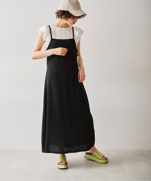 FREE'S MART（フリーズマート）の「◇シャーリングキャミソールワンピース（ワンピース・レディース・ブラック/ホワイト/ブルー・SMALL/MEDIUM）」の16枚目の写真