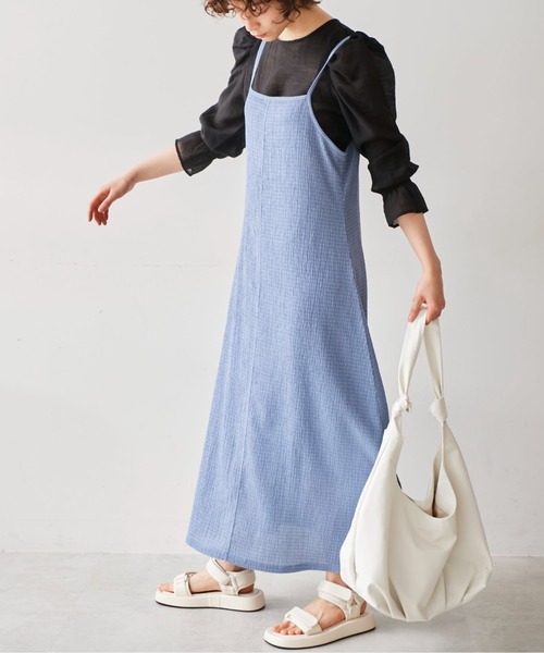 FREE'S MART（フリーズマート）の「◇シャーリングキャミソールワンピース（ワンピース・レディース・ブラック/ホワイト/ブルー・SMALL/MEDIUM）」の6枚目の写真