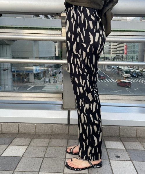 DROIT BELLO(ドロイトベロ)の「DROIT BELLO(ドロイトベロ) ペイント柄イージーパンツ(その他パンツ・レディース・グリーン/ブラック・FREE)」の13枚目の写真