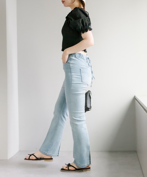 OLIVE des OLIVE（オリーブデオリーブ）の「バックリボンシャーリングブラウス（シャツ/ブラウス・レディース・ブラック/オフホワイト/ブルー・FREE）」の8枚目の写真