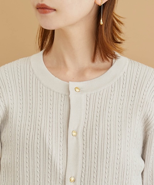 ROPE' PICNIC(ロペピクニック)の「ミニケーブルニット金釦カーディガン(カーディガン/ボレロ・レディース・ブラック/ベージュ系その他/ダークグリーン/マスタード・38)」の8枚目の写真
