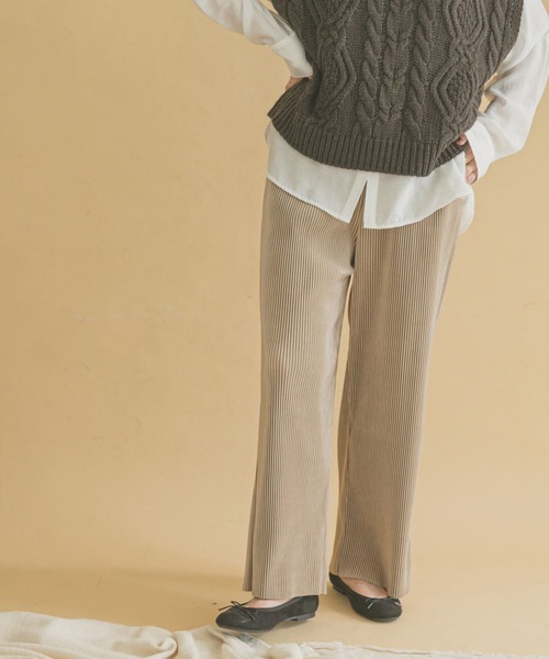 ITEMS URBANRESEARCH(アイテムズ アーバンリサーチ)の「プリーツシャーリングパンツ(その他パンツ・レディース・グリーン/ベージュ/ベージュ系その他/ブラック・FREE)」の14枚目の写真