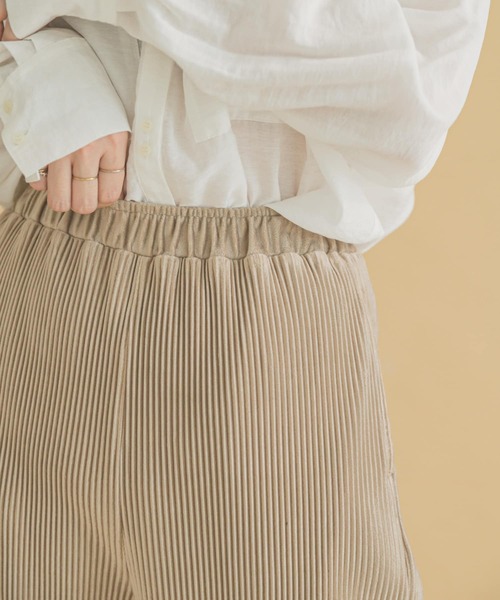 ITEMS URBANRESEARCH(アイテムズ アーバンリサーチ)の「プリーツシャーリングパンツ(その他パンツ・レディース・グリーン/ベージュ/ベージュ系その他/ブラック・FREE)」の19枚目の写真