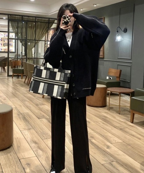 CLEA（クレア）の「リンキングオーバーサイズカーディガン（カーディガン/ボレロ・レディース・ブラック/ホワイト・FREE）」の12枚目の写真