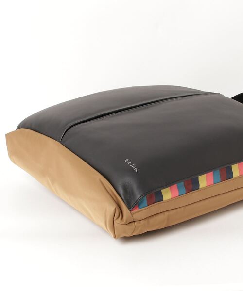 Paul Smith(ポールスミス)の「ナイロンブライトストライプトリム ヘルメットバッグ / 843402 N453(ショルダーバッグ・メンズ・ネイビー/ブラウン/ブラック・FREE)」の15枚目の写真