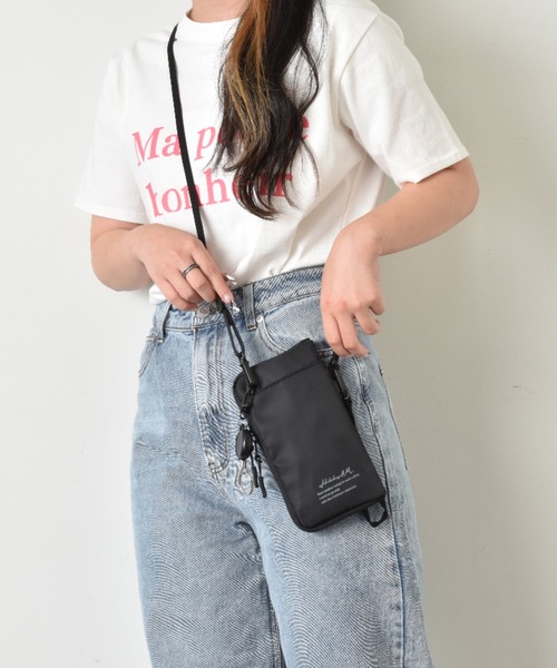Holiday A.M.(ホリデーエーエム)の「スマホポーチ / ショルダーバッグ(ショルダーバッグ・レディース・カーキ/ブラック/グレイッシュベージュ/ブルーグリーン/グレー/ゴールド系その他/ネイビー/イエロー系・FREE)」の18枚目の写真