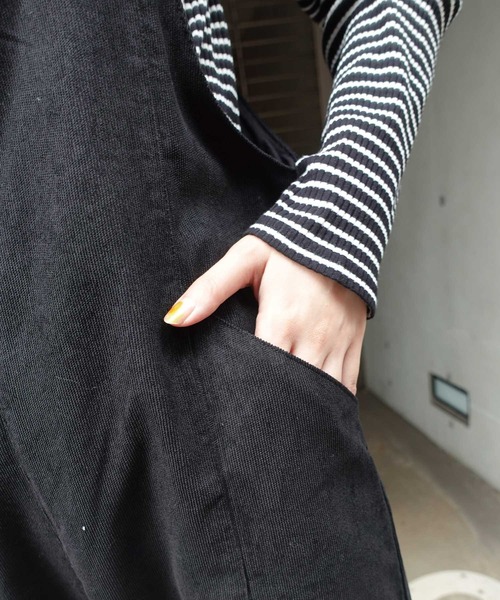 CORNERS(コーナーズ)の「コーディロイオールインワン(サロペット/オーバーオール・レディース・ブラック/カーキ/ベージュ系その他・M)」の7枚目の写真