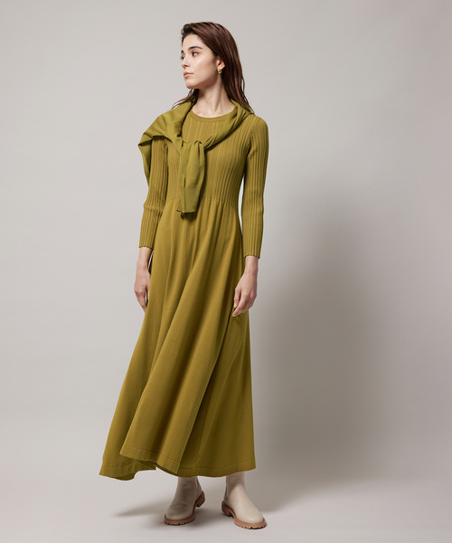 ROPE'（ロペ）の「ランダムリブ天竺フィット&フレアーニットワンピース（ワンピース・レディース・ブラック/マスタード・38）」の20枚目の写真