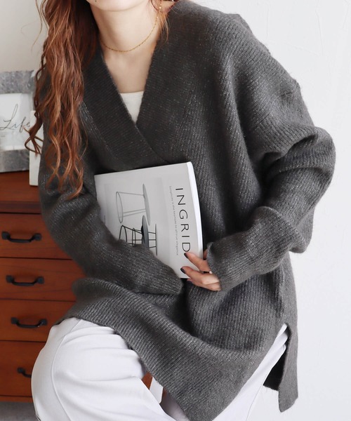 reca(レカ)の「深Vネックニットトップス(ニット/セーター・レディース・ブラック/ブルーグレー/オートミール/ダークベージュ/チャコールグレー・FREE)」の3枚目の写真