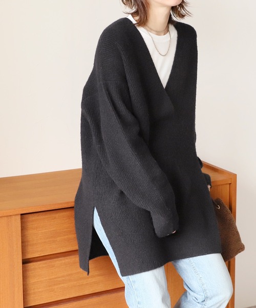 reca(レカ)の「深Vネックニットトップス(ニット/セーター・レディース・ブラック/ブルーグレー/オートミール/ダークベージュ/チャコールグレー・FREE)」の2枚目の写真