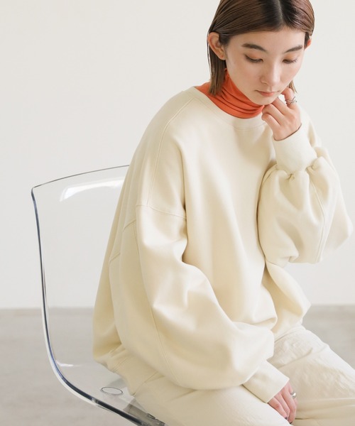 select MOCA（セレクトモカ）の「裏起毛ビッグボリュームスウェットトップス（スウェット・レディース・ブラック/アイボリー/グレイッシュベージュ・FREE）」の7枚目の写真