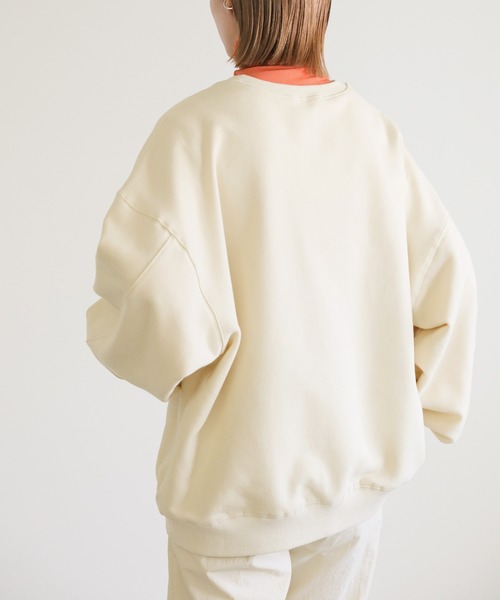 select MOCA（セレクトモカ）の「裏起毛ビッグボリュームスウェットトップス（スウェット・レディース・ブラック/アイボリー/グレイッシュベージュ・FREE）」の11枚目の写真