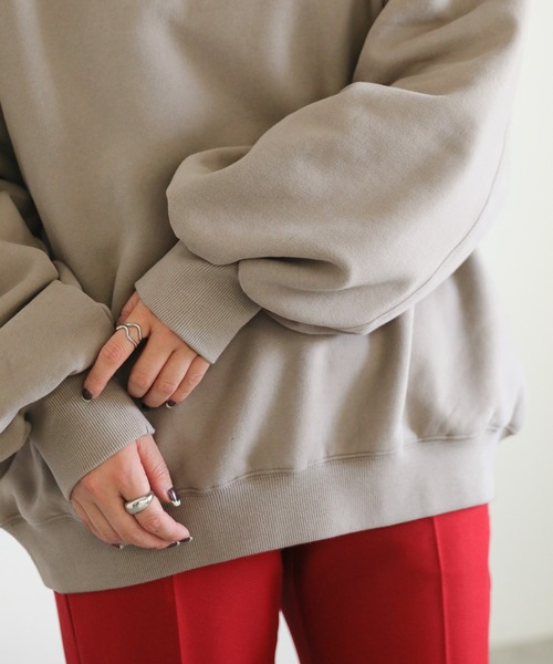 select MOCA（セレクトモカ）の「裏起毛ビッグボリュームスウェットトップス（スウェット・レディース・ブラック/アイボリー/グレイッシュベージュ・FREE）」の12枚目の写真