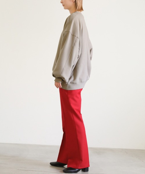 select MOCA（セレクトモカ）の「裏起毛ビッグボリュームスウェットトップス（スウェット・レディース・ブラック/アイボリー/グレイッシュベージュ・FREE）」の13枚目の写真