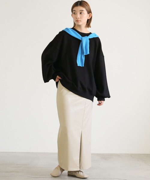 select MOCA（セレクトモカ）の「裏起毛ビッグボリュームスウェットトップス（スウェット・レディース・ブラック/アイボリー/グレイッシュベージュ・FREE）」の6枚目の写真