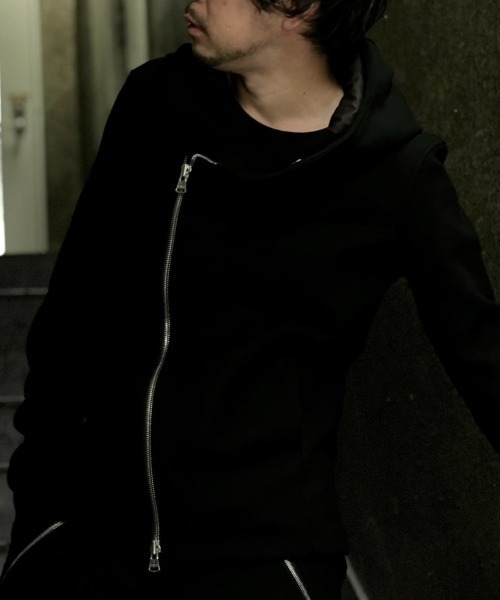 ISAMU KATAYAMA BACKLASH（イサムカタヤマバックラッシュ）の「ISAMUKATAYAMA BACKLASH/イサムカタヤマ バックラッシュ/別注CURVE HOODIE（ブルゾン・メンズ・ブラック・M/L/S）」の6枚目の写真