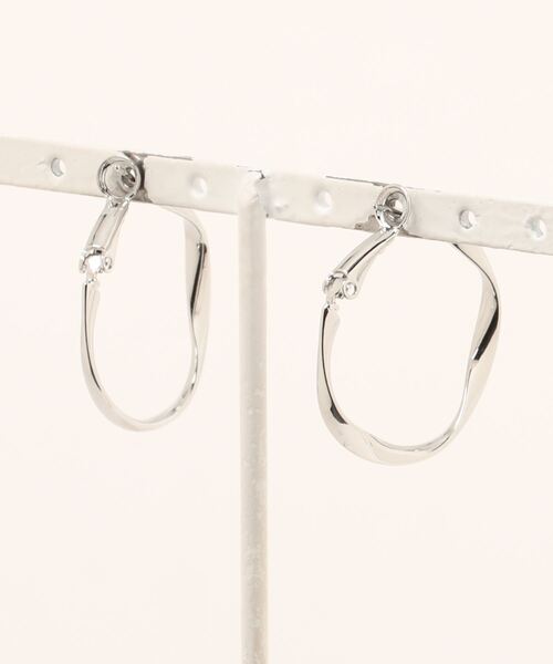 novice（ノーヴィス）の「【novice】Twisted Hoop Pierce（ピアス（両耳用）・レディース・シルバー/ゴールド・FREE）」の8枚目の写真