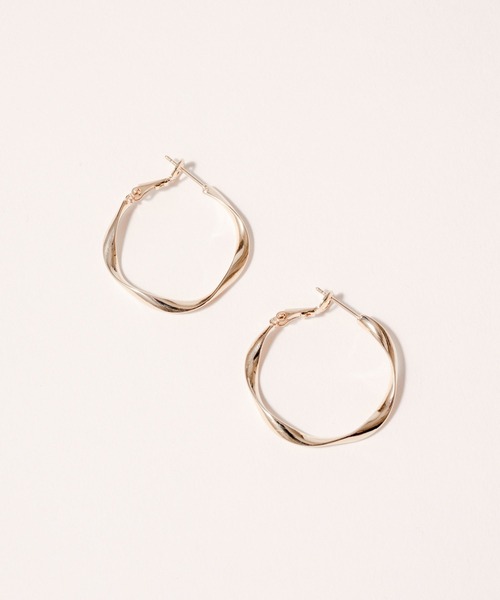 novice（ノーヴィス）の「【novice】Twisted Hoop Pierce（ピアス（両耳用）・レディース・シルバー/ゴールド・FREE）」の4枚目の写真