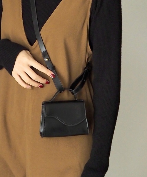 Riberry（リベリー）の「マイクロミニフラップショルダーバック（ショルダーバッグ・レディース・ブラウン/ホワイト/ブラック/グリーン・FREE）」の3枚目の写真