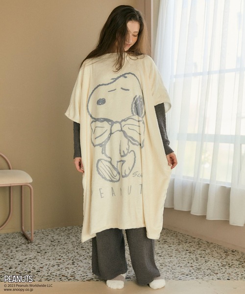 PEANUTS（ピーナッツ）の「【PEANUTS/ピーナッツ】ノリノリSNOOPY/スヌーピーあったか着るフリースウェア◎とろふわ もこもこ あったか（その他ルームウェア・レディース・アイボリー/モカ/ベージュ/アイボリー系/ブルー/ライトグレー・フリー/FREE）」の6枚目の写真