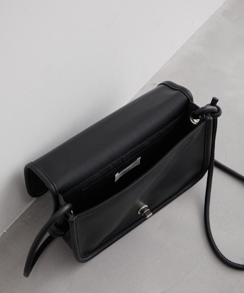 JUNRED（ジュンレッド）の「シンセティックレザーショルダーバッグ（ショルダーバッグ・メンズ・ブラック/チャコールグレー/ブラック系その他・FREE）」の14枚目の写真