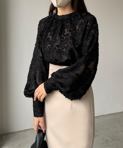 Louere(ルエレ)の「シャギーパフスリーブブラウス(シャツ/ブラウス・レディース・アイボリー/ブラック/ブラウン・SMALL/MEDIUM/LARGE/X-LARGE)」の7枚目の写真