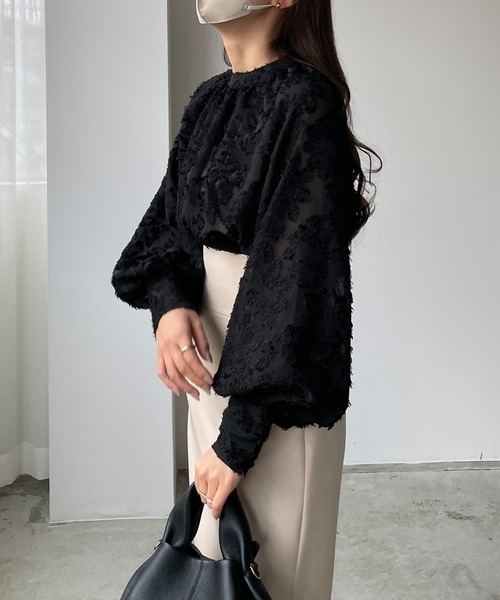 Louere(ルエレ)の「シャギーパフスリーブブラウス(シャツ/ブラウス・レディース・アイボリー/ブラック/ブラウン・SMALL/MEDIUM/LARGE/X-LARGE)」の8枚目の写真