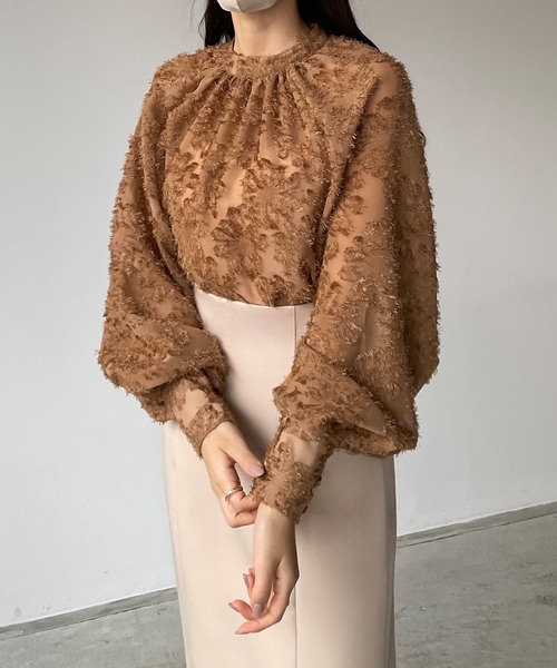 Louere(ルエレ)の「シャギーパフスリーブブラウス(シャツ/ブラウス・レディース・アイボリー/ブラック/ブラウン・SMALL/MEDIUM/LARGE/X-LARGE)」の11枚目の写真