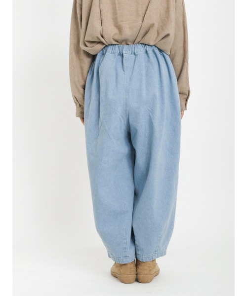 Samansa Mos2(サマンサ モスモス)の「デニム裾タックパンツ(デニムパンツ・レディース・ブルー/サックスブルー・フリ-)」の17枚目の写真