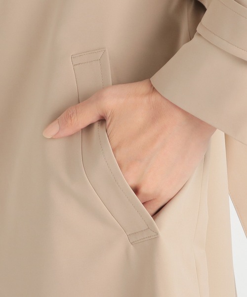 Honeys（ハニーズ）の「撥水加工トレンチコート（トレンチコート・レディース・ピンクベージュ/グレイッシュベージュ/サックスブルー/ネイビー/ベージュ・M/L/LL/S）」の21枚目の写真