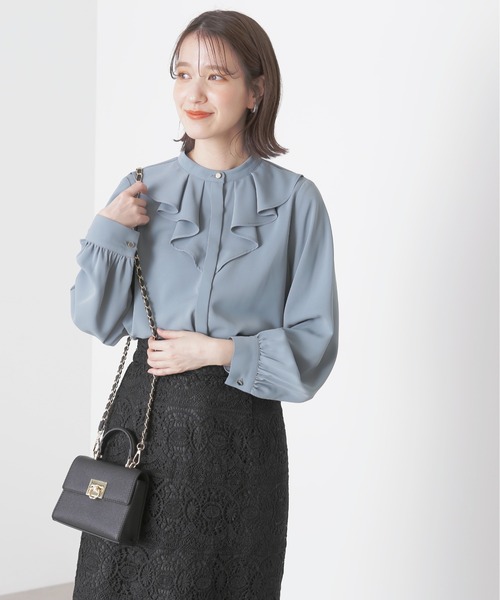 N.（N. Natural Beauty Basic）（エヌエヌナチュラルビューティーベーシック）の「◆フレアネックトロミブラウス（シャツ/ブラウス・レディース・ライトグリーン/ブルー/オフホワイト・MEDIUM）」の8枚目の写真