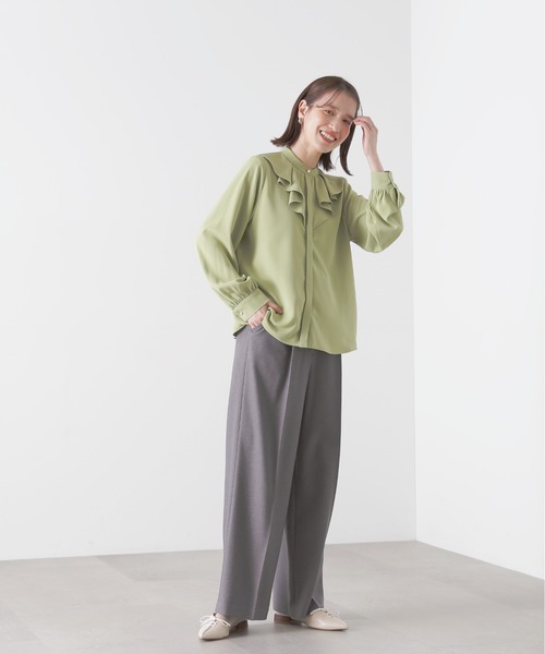 N.（N. Natural Beauty Basic）（エヌエヌナチュラルビューティーベーシック）の「◆フレアネックトロミブラウス（シャツ/ブラウス・レディース・ライトグリーン/ブルー/オフホワイト・MEDIUM）」の5枚目の写真