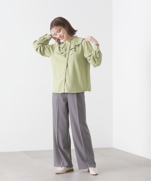 N.（N. Natural Beauty Basic）（エヌエヌナチュラルビューティーベーシック）の「◆フレアネックトロミブラウス（シャツ/ブラウス・レディース・ライトグリーン/ブルー/オフホワイト・MEDIUM）」の6枚目の写真