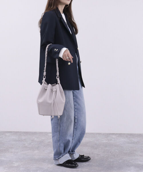 fredy emue（フレディエミュ）の「2ベルト巾着ショルダーバッグ（ショルダーバッグ・レディース・キャメル/ブラック/グレイッシュベージュ・FREE）」の17枚目の写真