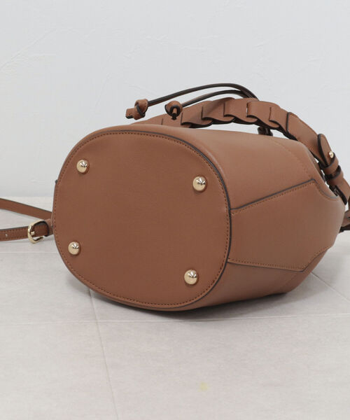 fredy emue（フレディエミュ）の「2ベルト巾着ショルダーバッグ（ショルダーバッグ・レディース・キャメル/ブラック/グレイッシュベージュ・FREE）」の21枚目の写真