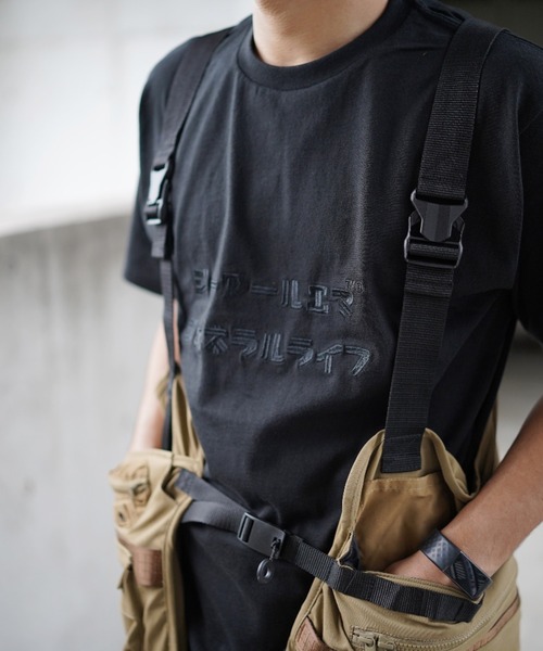 grn（ジーアールエヌ）の「【grn GENERAL LIFE/ジーアールエヌジェネラルライフ】KATAKANA LOGO TEE カタカナ ロゴ Tシャツ（Tシャツ/カットソー・メンズ・ブラック/インディゴブルー/ホワイト・M/L）」の2枚目の写真