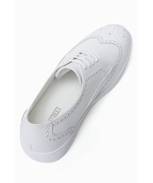 HIGH STREET(ハイストリート)の「HIGH STREET∴ウイングチップスニーカー(スニーカー・メンズ・アイボリー/ブラック・L/M/S)」の7枚目の写真