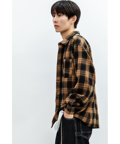Beno(ビーノ)の「オンブレチェック ルーズシルエット シャツ(シャツ/ブラウス・メンズ・ブルー/レッド/ブラック/オレンジ・M/L)」の9枚目の写真