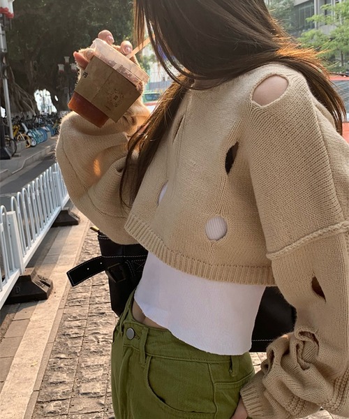 LYEON(リヨン)の「スラッシュショートニット(ニット/セーター・レディース・ベージュ/グリーン・FREE)」の1枚目の写真