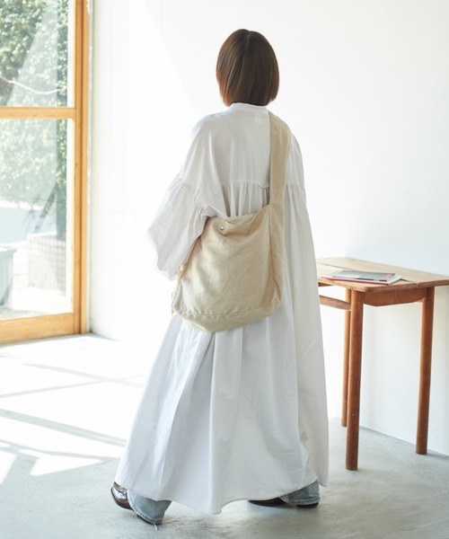 unclip（アンクリップ）の「ニュースペーパーバッグ（ショルダーバッグ・レディース・ブラック/ナチュラル・FREE）」の3枚目の写真