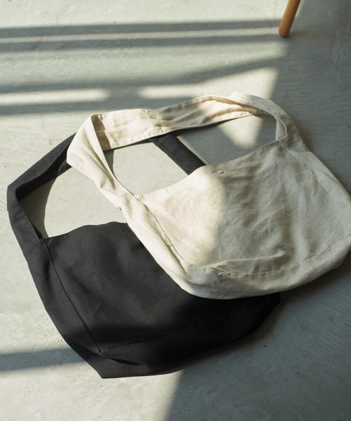 unclip（アンクリップ）の「ニュースペーパーバッグ（ショルダーバッグ・レディース・ブラック/ナチュラル・FREE）」の19枚目の写真