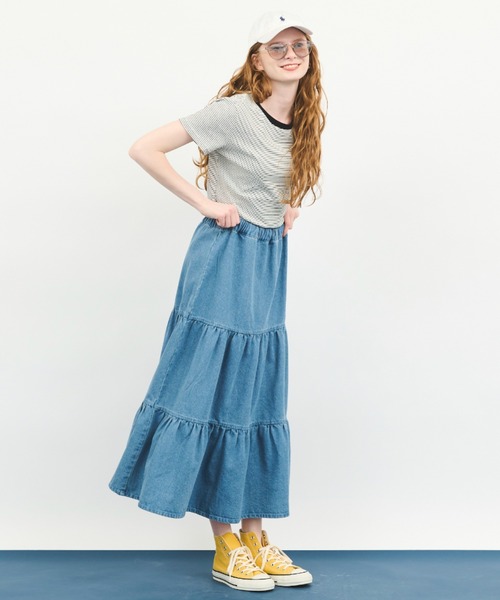 MERLOT（メルロー）の「ロングティアードスカート（デニムスカート・レディース・ブルー/アイボリー・FREE）」の11枚目の写真
