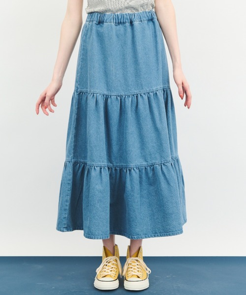 MERLOT（メルロー）の「ロングティアードスカート（デニムスカート・レディース・ブルー/アイボリー・FREE）」の4枚目の写真
