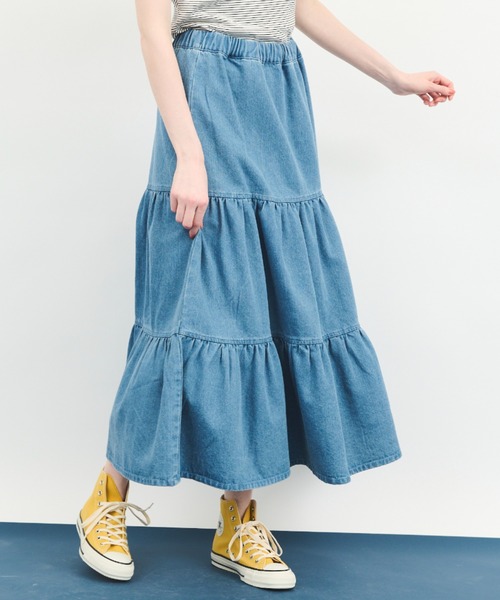 MERLOT（メルロー）の「ロングティアードスカート（デニムスカート・レディース・ブルー/アイボリー・FREE）」の3枚目の写真