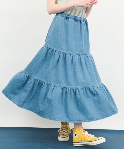 MERLOT（メルロー）の「ロングティアードスカート（デニムスカート・レディース・ブルー/アイボリー・FREE）」の5枚目の写真