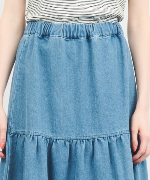 MERLOT（メルロー）の「ロングティアードスカート（デニムスカート・レディース・ブルー/アイボリー・FREE）」の6枚目の写真