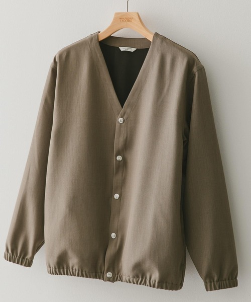 URBAN RESEARCH DOORS（アーバンリサーチドアーズ）の「『セットアップ対応』『吸水速乾』セオアルファノーカラージャケット（ブルゾン・メンズ・ブラック/モカ/ネイビー・MEDIUM/LARGE）」の2枚目の写真